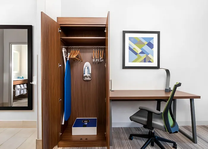 Holiday Inn Express Hotel And Suites Conroe By Ihg