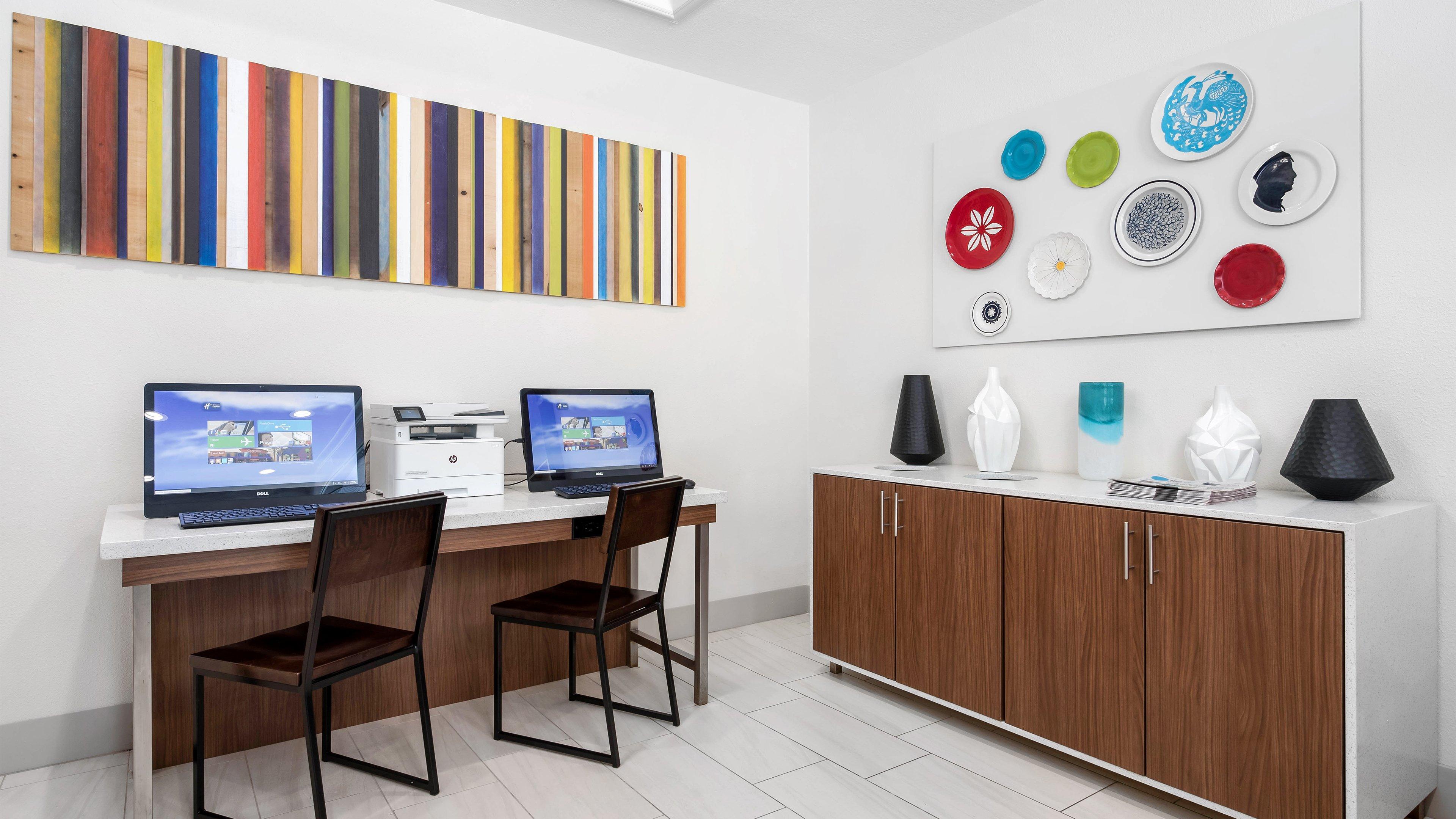 Express And By Ihg 2*