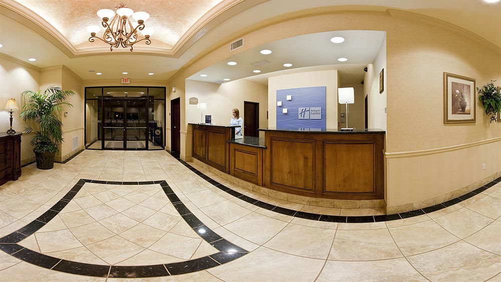 Hotel Express And By Ihg Conroe