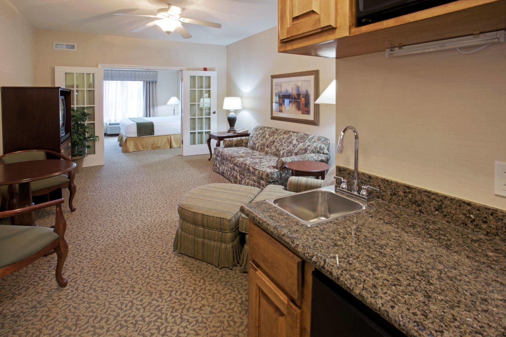 Hotel Express And By Ihg 2*