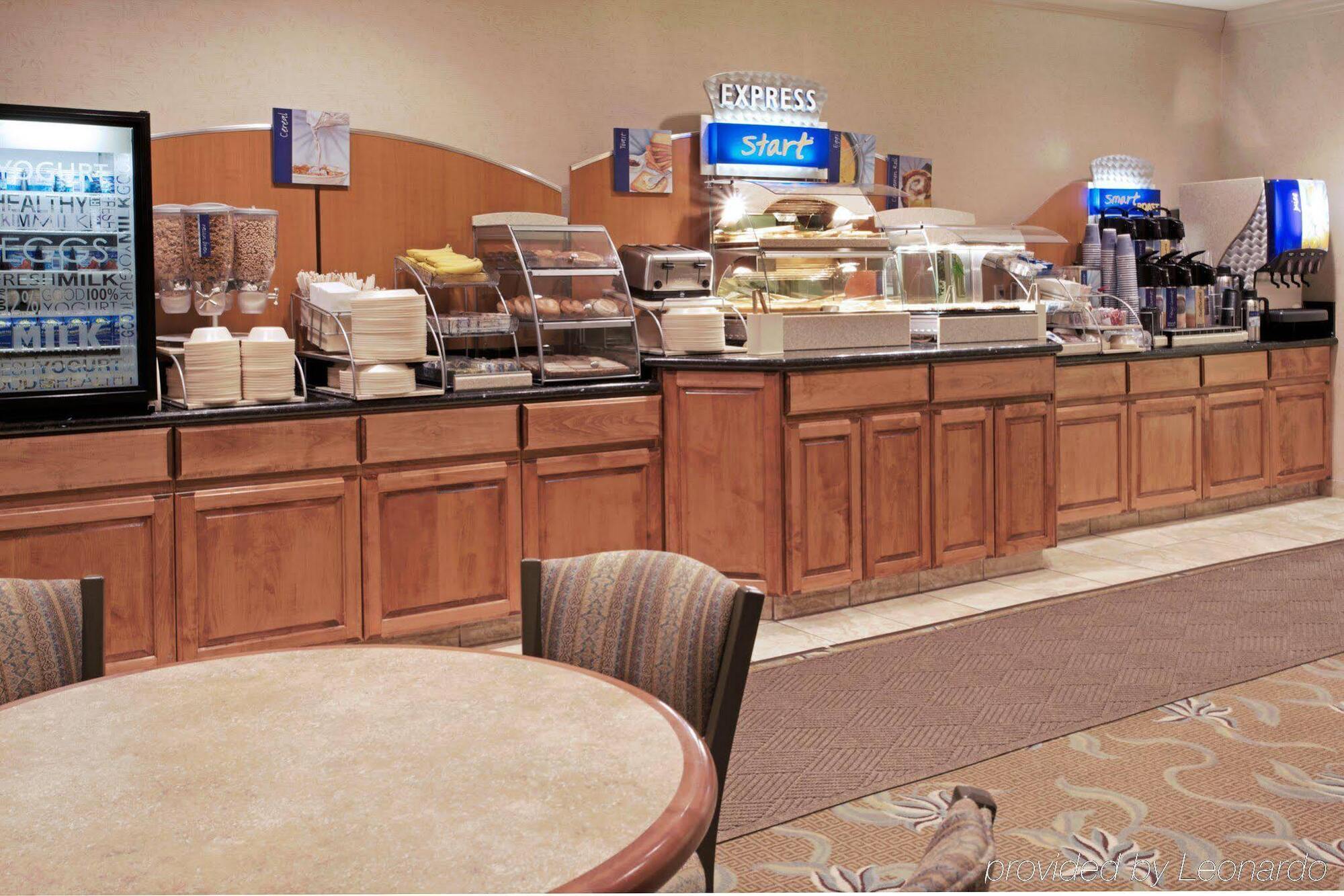 Hotel Express And By Ihg Conroe